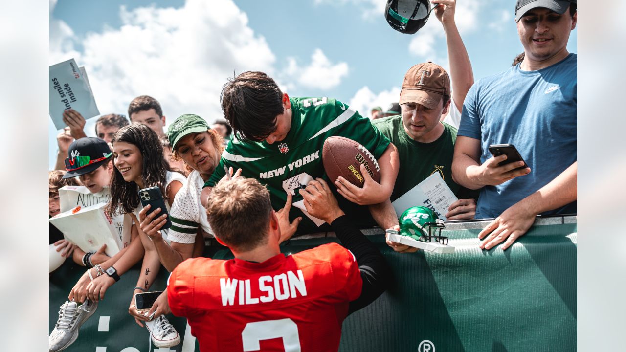 Bleacher Report] Jets Players Involved in Multiple Fights During 2023  Training Camp Practice (videos in article) : r/nyjets