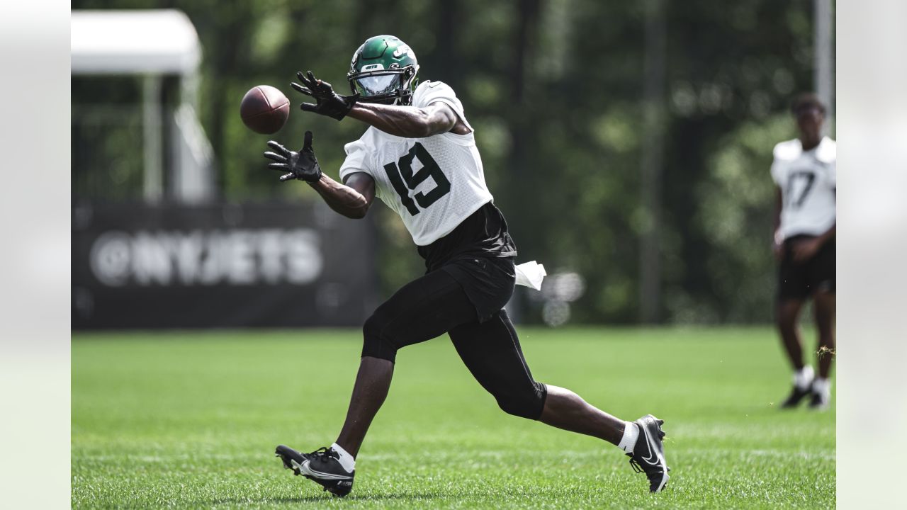 New York Jets' defensive tackle Quinnen Williams, 95, take part in an NFL  practice session at Hanbury Manor Marriott Hotel and Country Club near the  town of Ware in south east England