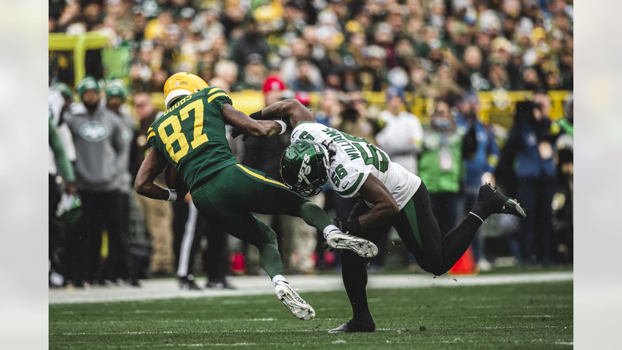 Jets stun the Packers 27-10 at Lambeau field as Packers drop to 3-3 on the  season, American Football