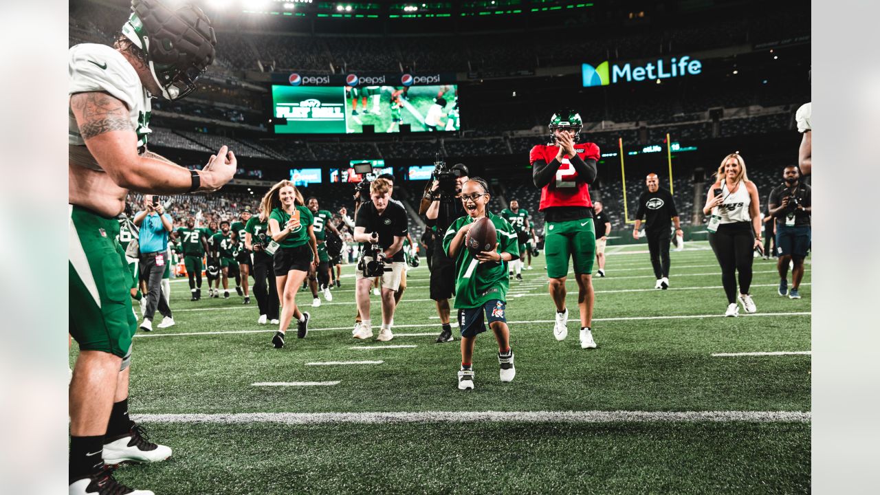 OCT 2nd, 2022: Quincy Williams #58 during the Pittsburgh Steelers vs New  York Jets game in Pittsburgh, PA at Acrisure Stadium. Jason Pohuski/CSM  (Credit Image: © Jason Pohuski/CSM via ZUMA Press Wire) (