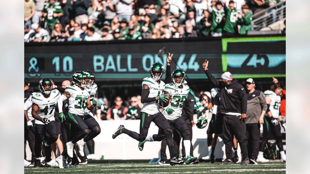 Jets run past Dolphins 40-17, snap 12-game skid vs. AFC East National News  - Bally Sports