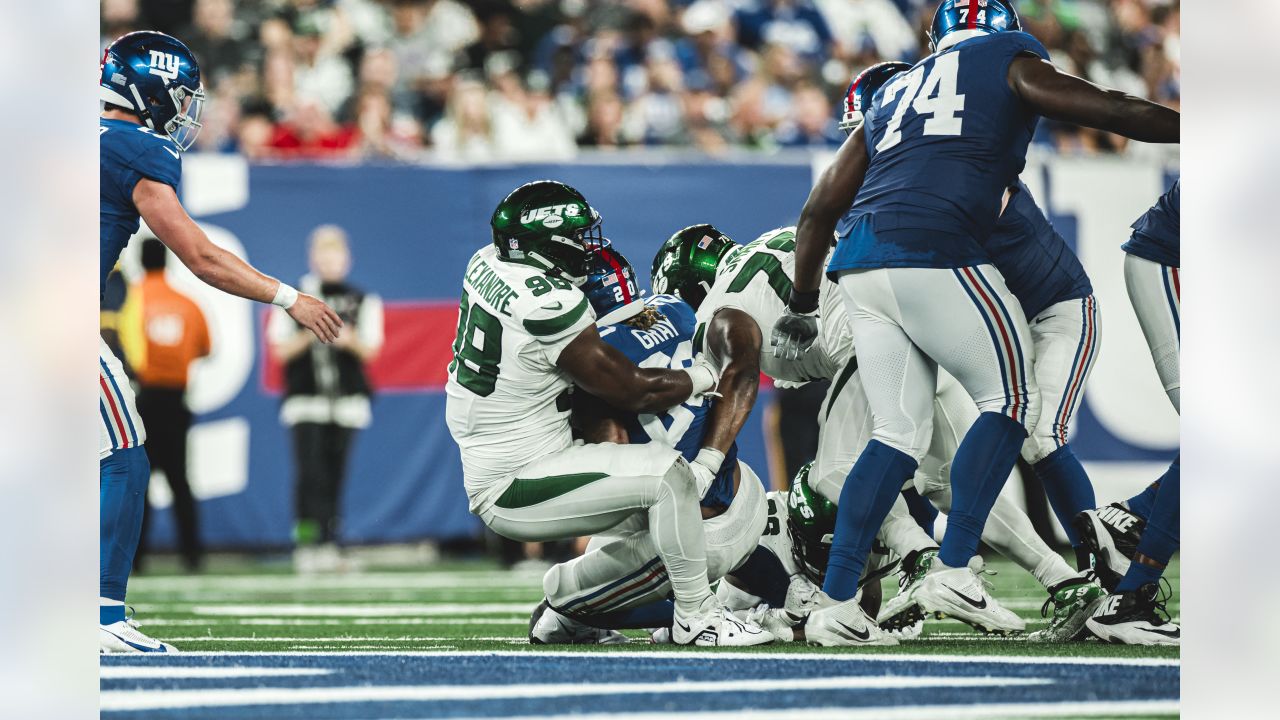 Notebook  Jets Mekhi Becton Nails Down Right Tackle Spot