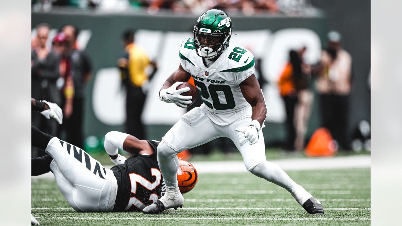 Jets-Bengals 3 Takeaways  Breece Hall, Sauce Gardner Stand Out in Week 3  Loss