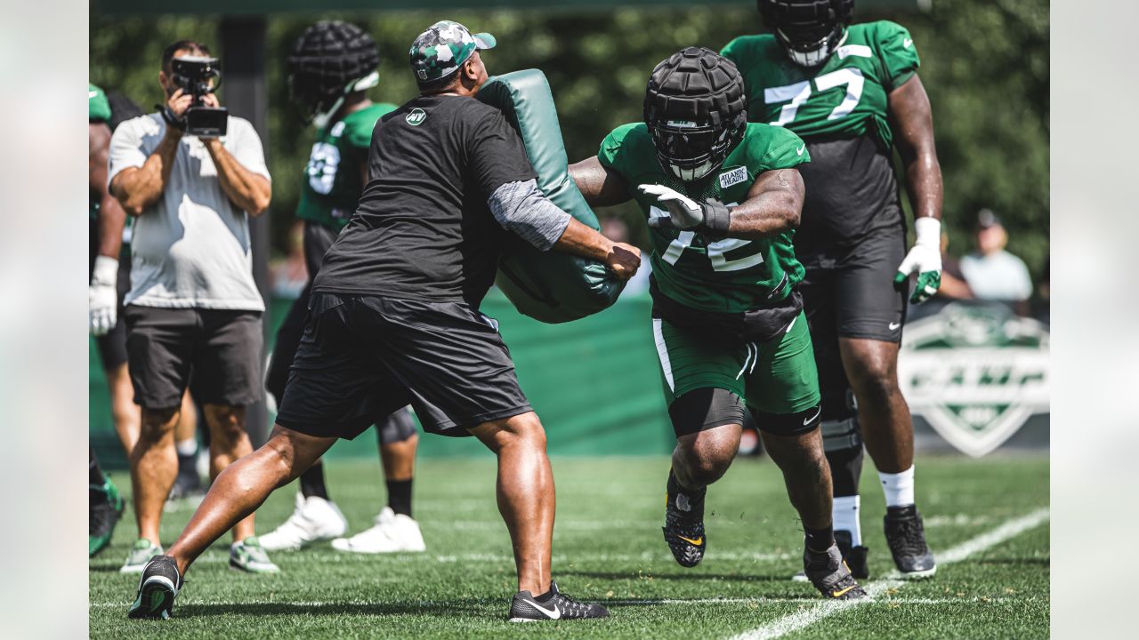 New York Jets linebacker Jamien Sherwood (44) runs against the