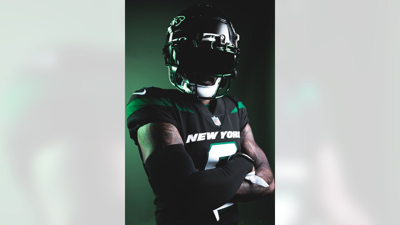 Stealth Mode: New York Jets to wear New All-Black Helmets for Three in 2022  – SportsLogos.Net News