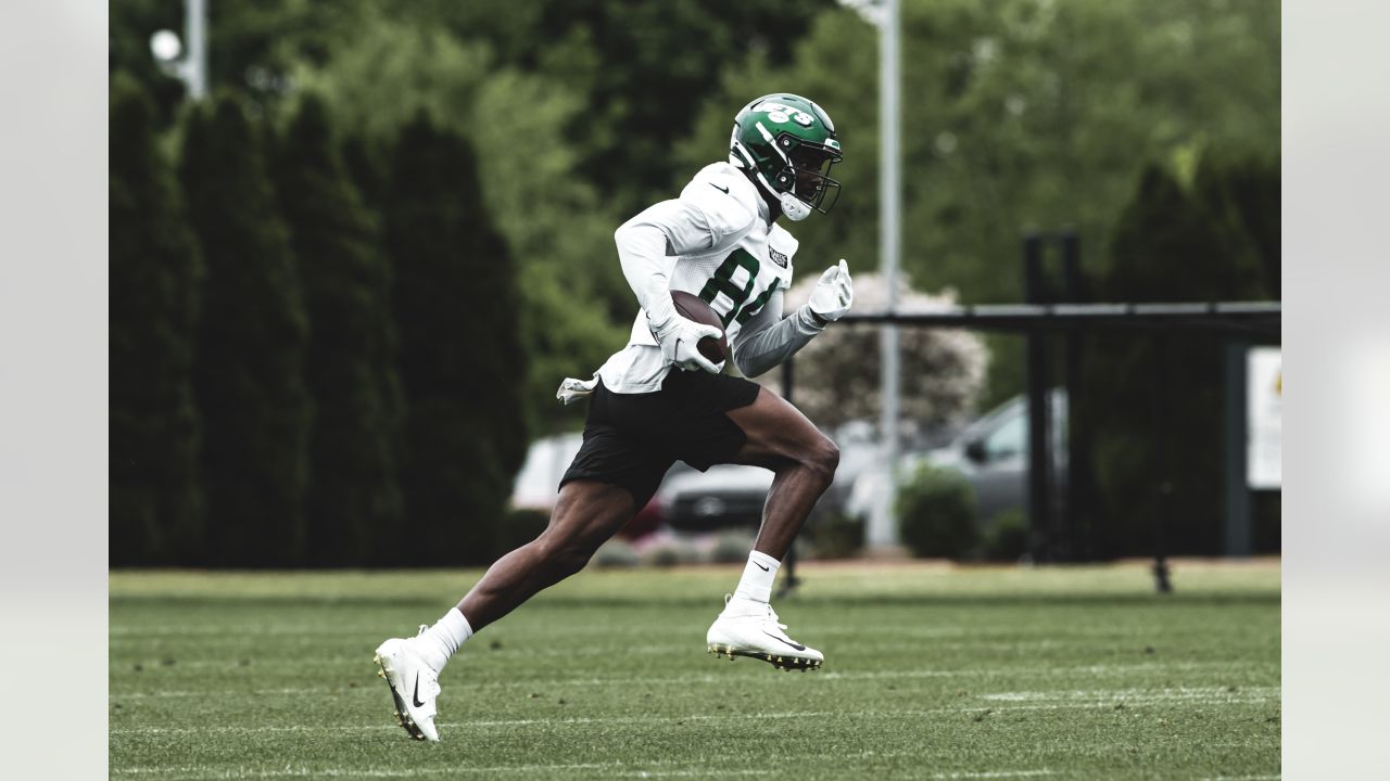 Florham Park, New Jersey, USA. August 6, 2021: New York Jets wide receiver  Keelan Cole (88) warm up during practice at the Atlantic Health Jets  Training Center, Florham Park, New Jersey. Duncan