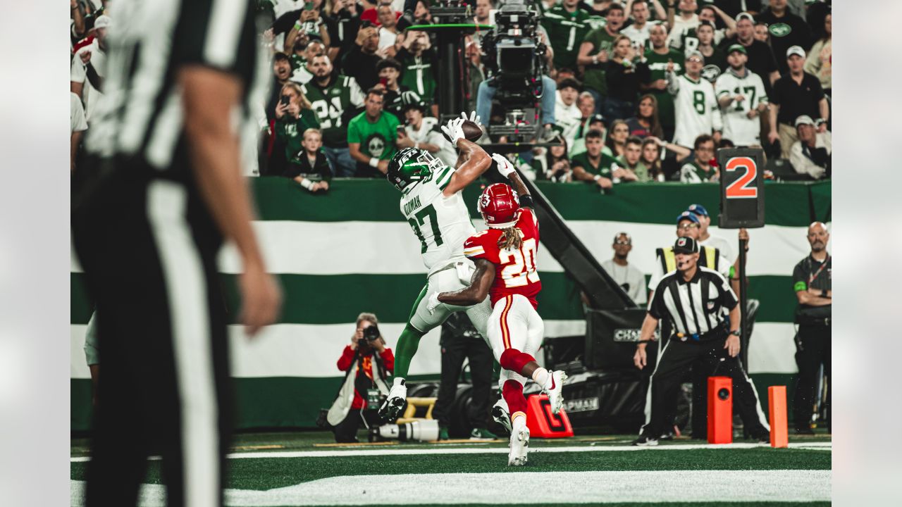 Mahomes, Chiefs overcome struggles to top Jets in MetLife, Game Recap