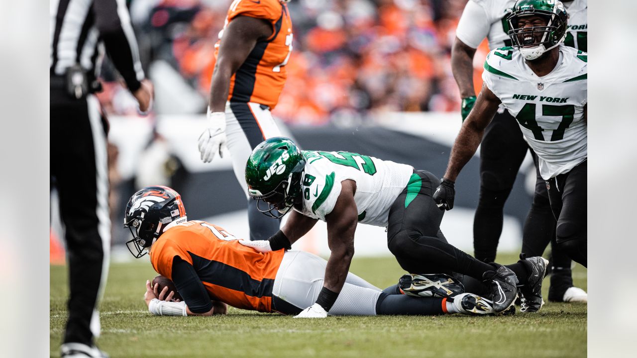 Jets-Broncos Game Recap  Jets Do It Again: Hang In Despite Injuries to Top  Denver 16-9