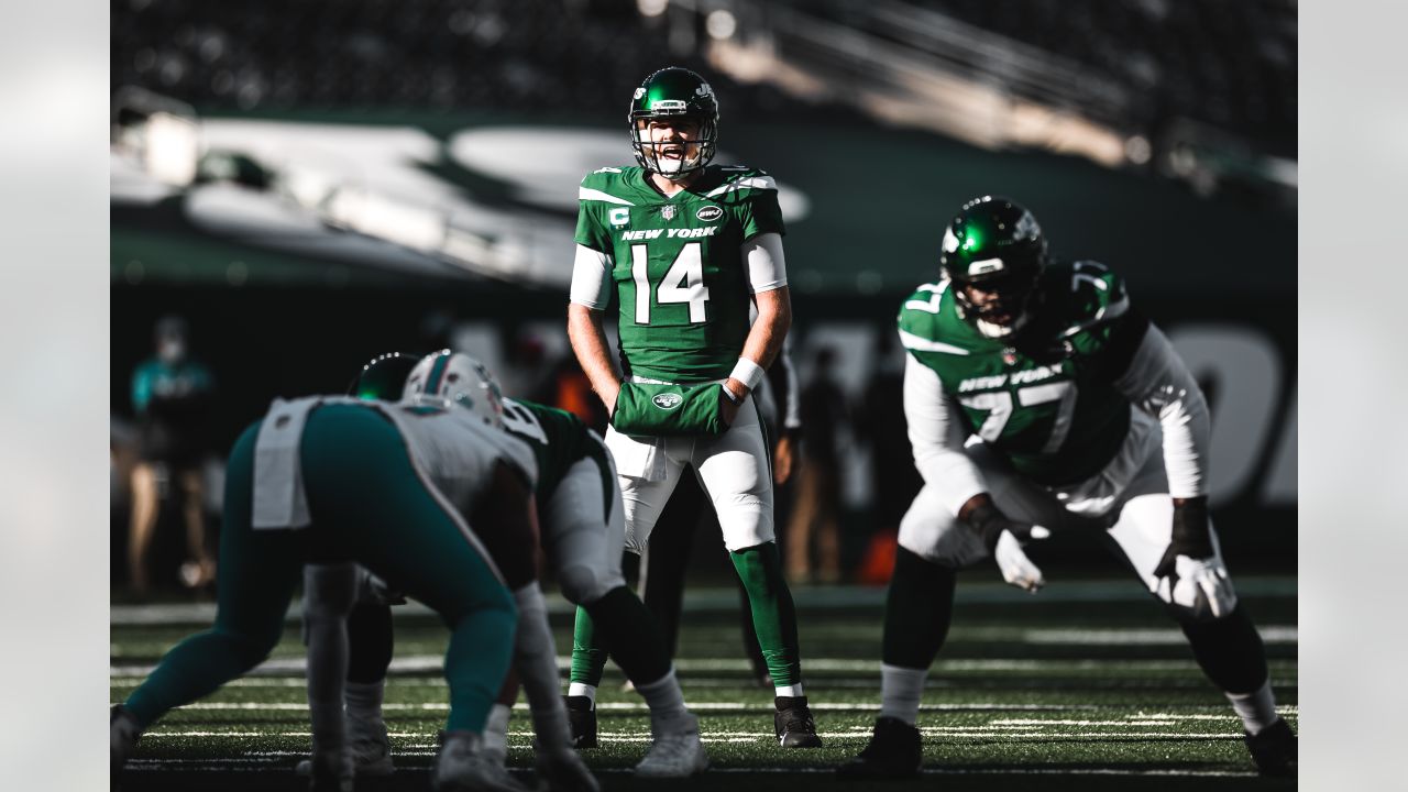 Darnold or Fields? Who Could Be the New York Jets Quarterback for 2021 -  EssentiallySports