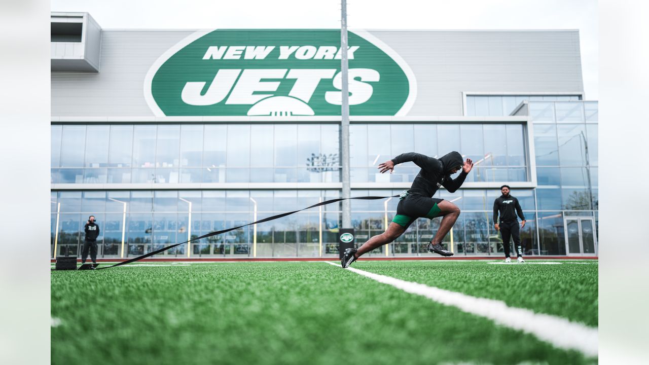 A New York Jets Player's Favorite Football-Watching Snack - Parade:  Entertainment, Recipes, Health, Life, Holidays