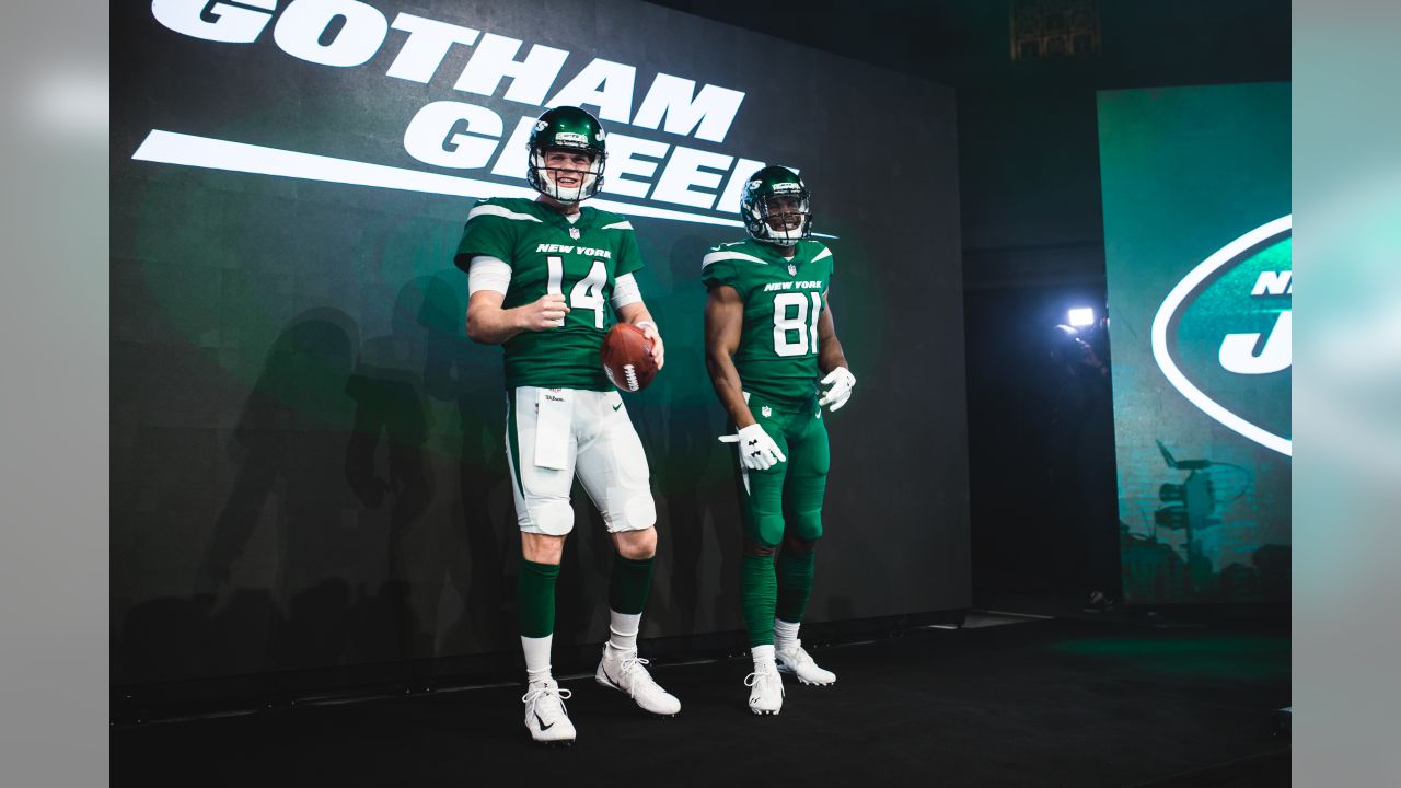 Jets Players' Takes on New Unis: 'Beautiful,' 'Crazy,' 'Amazing'