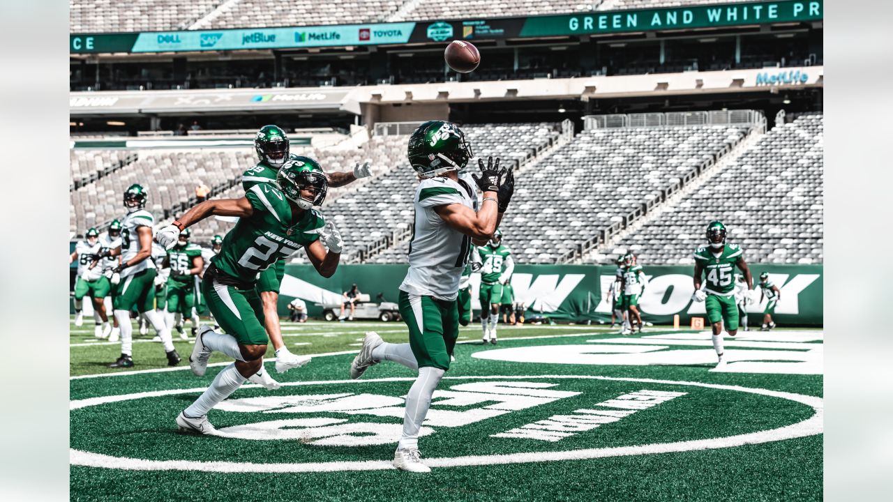 Jets Green & White Practice Report: Team Returns to Different Atmosphere at  MetLife Stadium