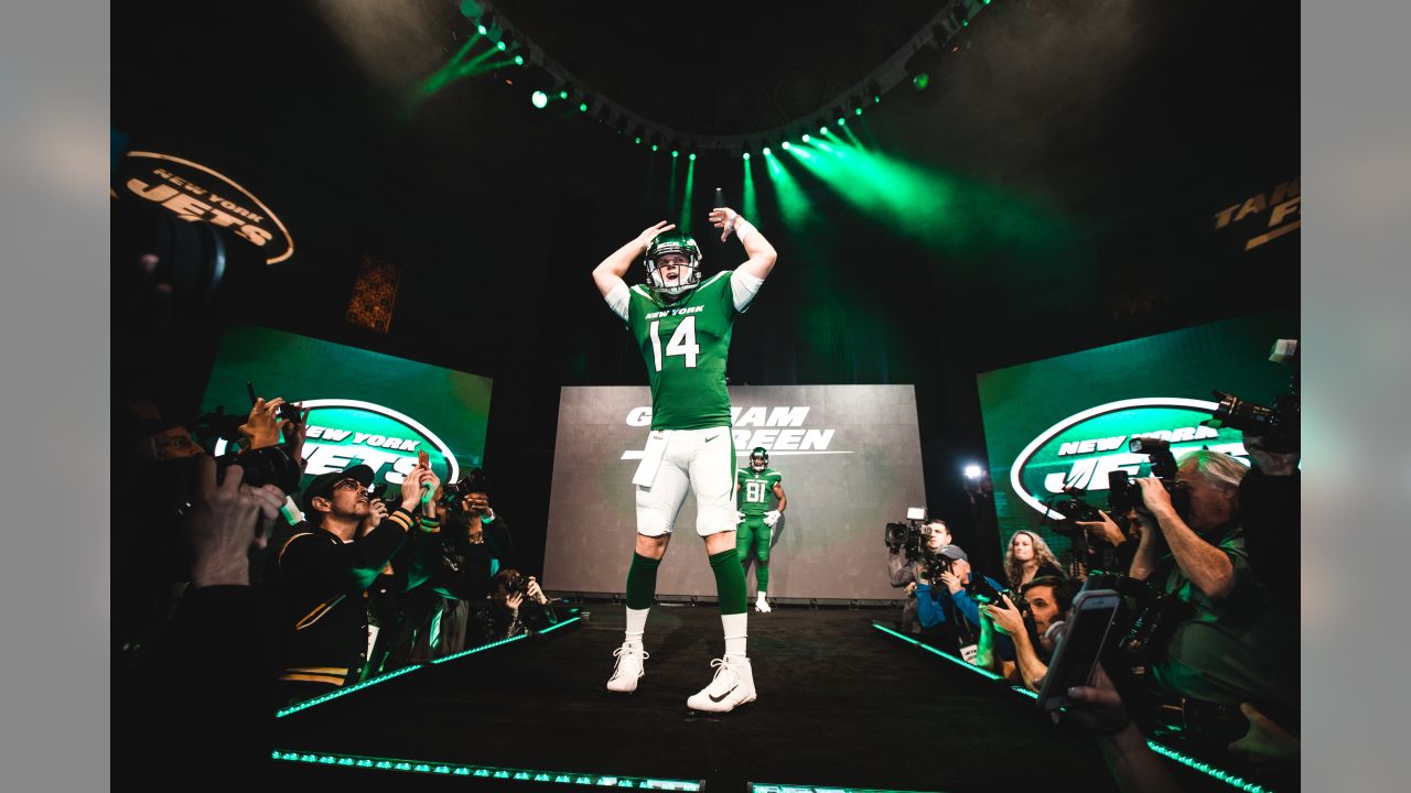 Jets Players' Takes on New Unis: 'Beautiful,' 'Crazy,' 'Amazing'