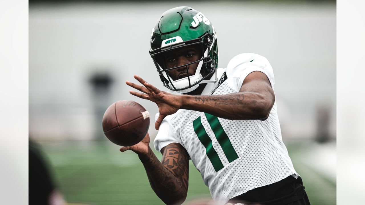 August 3, 2021, Florham Park, New Jersey, USA: New York Jets tight end  Kenny Yeboah (48) warm up prior to practice at the Atlantic Health Jets  Training Center, Florham Park, New Jersey.