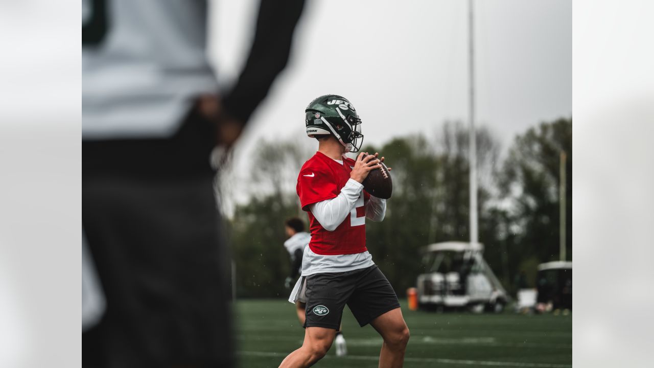 Zach Wilson Wasting No Time Making Connections as Jets' New QB