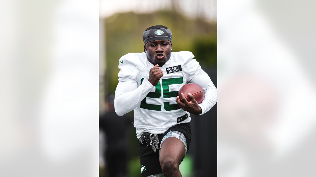 Rookie RB Israel Abanikanda Seeks to Continue His Journey of