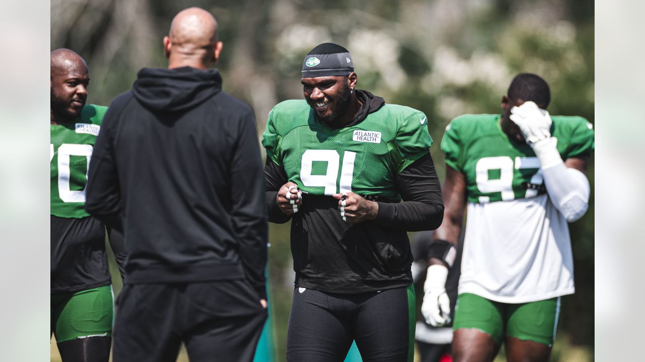 New York Jets safety Tony Adams (22) against the Buffalo Bills in an NFL  football game, Sunday, Dec. 11, 2022, in Orchard Park, N.Y. Bills won  20-12. (AP Photo/Jeff Lewis Stock Photo - Alamy