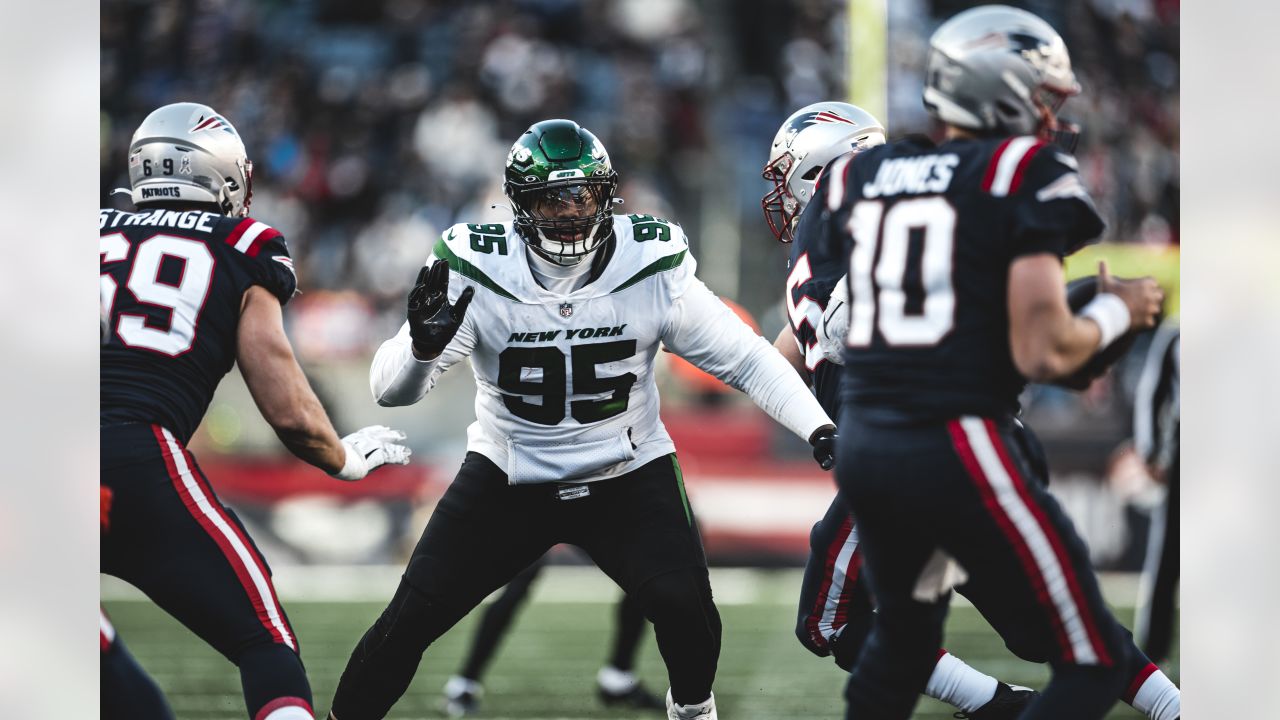 Jets Get Grim Update on Duane Brown Injury Ahead of Patriots Game