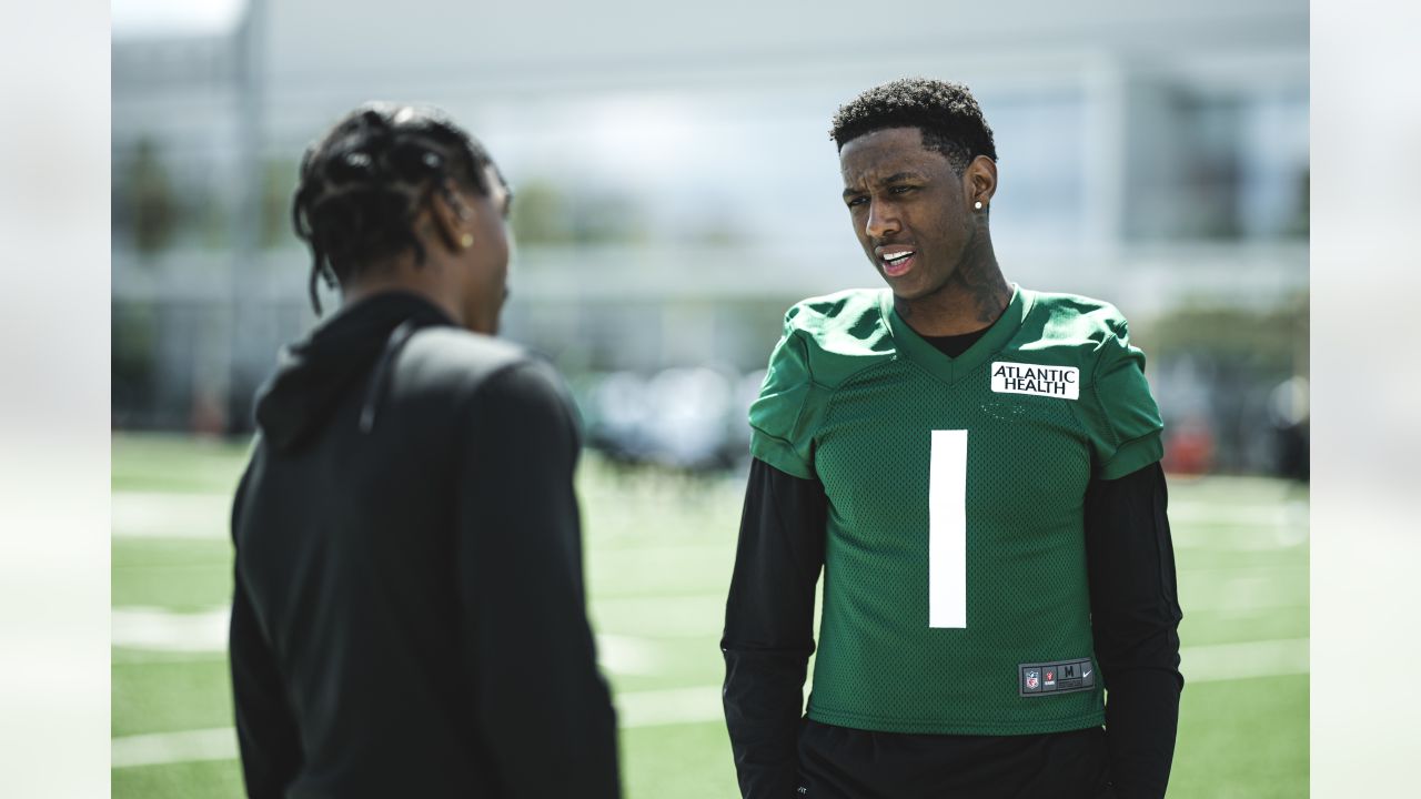 Garrett Wilson Already Bonding on Jets Practice Field with Aaron