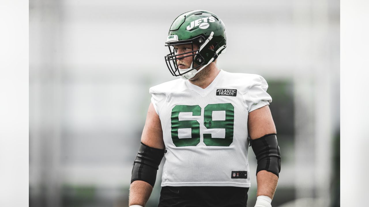 Jets re-sign Conor McDermott, waive Zonovan Knight