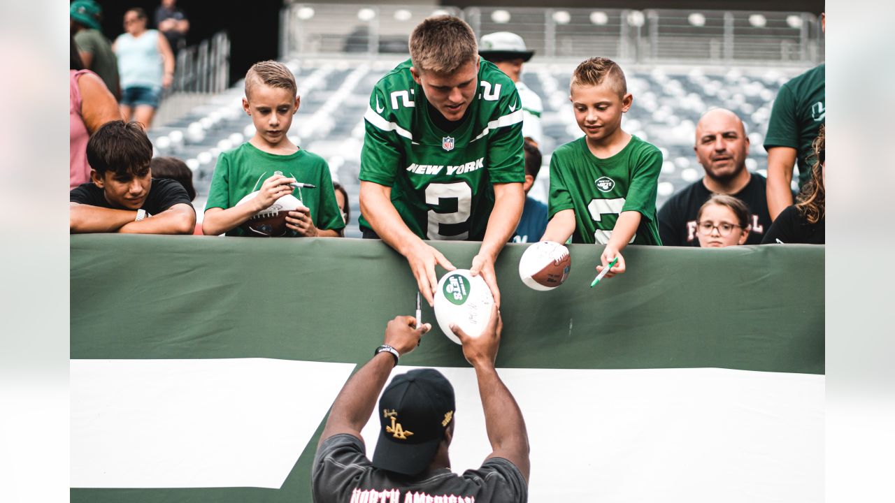 OutKick on X: C.J. Uzomah with the perfect shirt for #Jets camp