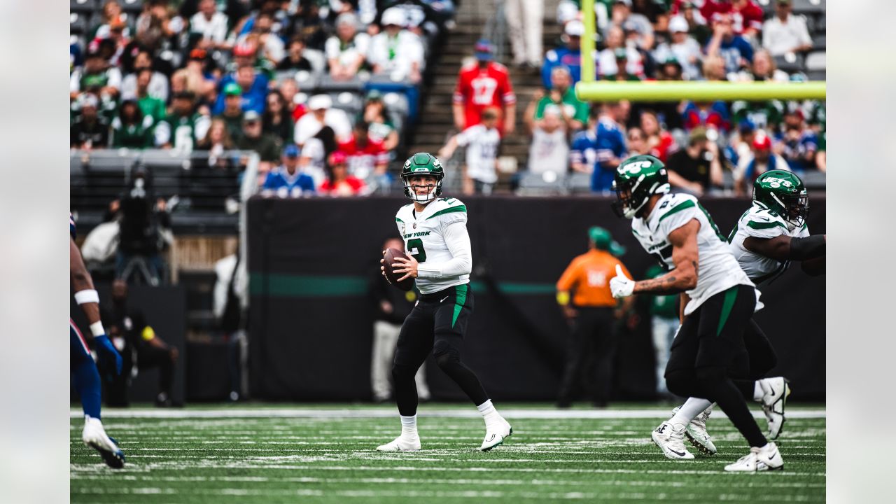 Jets-Bills Game Recap  Jets, Zach Wilson Rush to Great 20-17 Victory over  Josh Allen & Bills