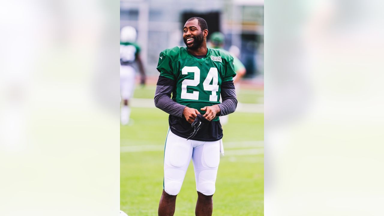 Darrelle Revis Named a First-Year Nominee for the Pro Football