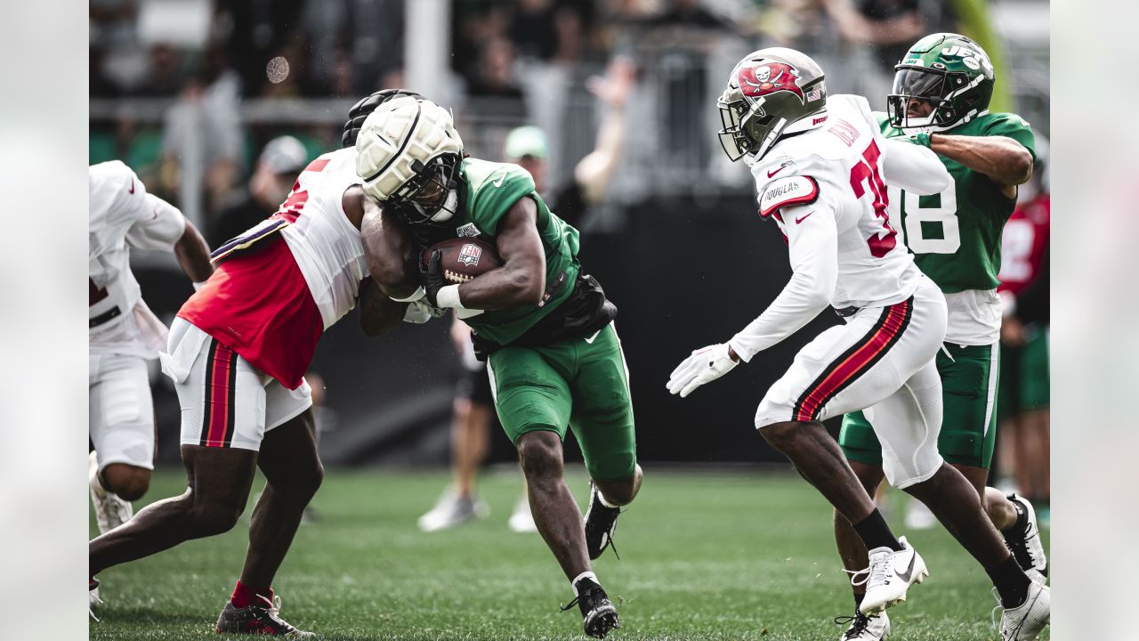 Tampa Bay Buccaneers' K.J. Britt during a joint practice with the New York  Jets in Florham Park, N.J., Wednesday, Aug. 16, 2023. (AP Photo/Seth Wenig  Stock Photo - Alamy