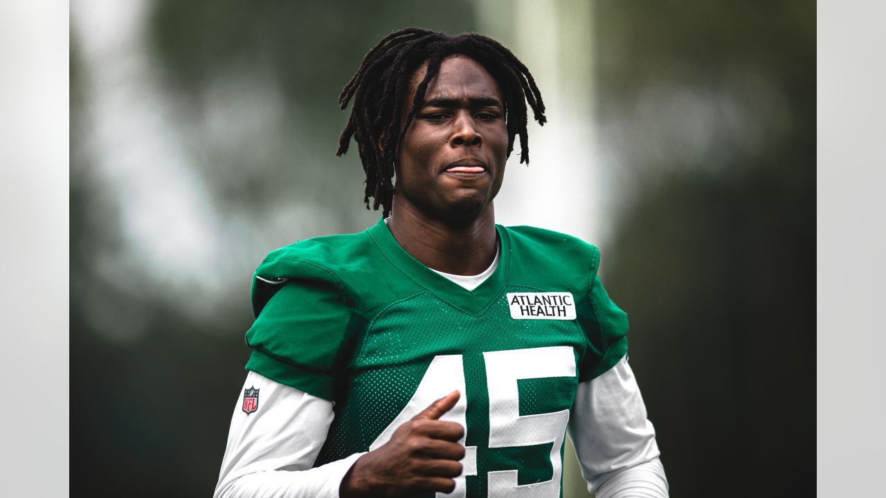 August 3, 2021, Florham Park, New Jersey, USA: New York Jets tight end  Kenny Yeboah (48) warm up prior to practice at the Atlantic Health Jets  Training Center, Florham Park, New Jersey.