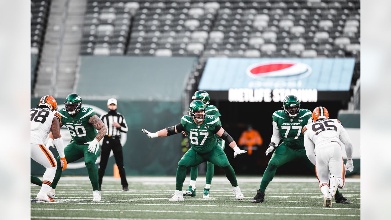 The New York Jets enjoyed further progress from two of their key young  offensive linemen, Joe Tippmann and Mekhi Becton. : r/nyjets