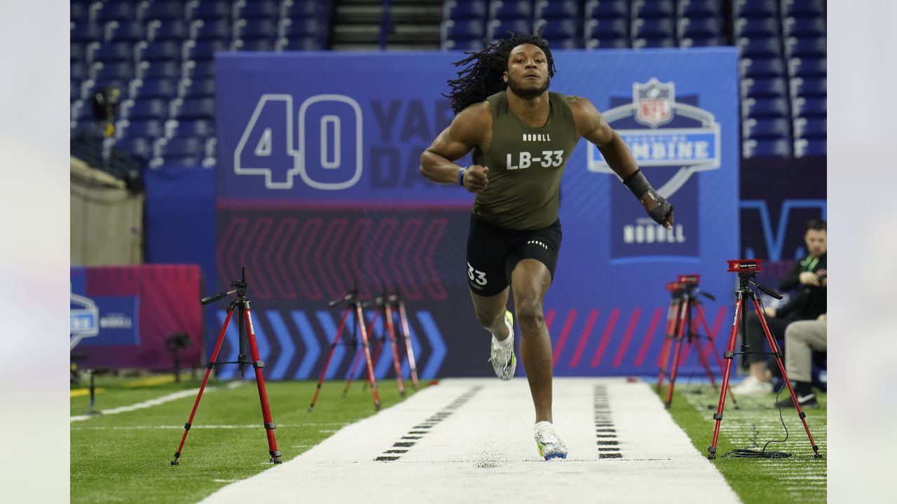 Linebackers Run the 40-Yard Dash at 2023 NFL Combine: Pappoe Hits 4.39  Official 