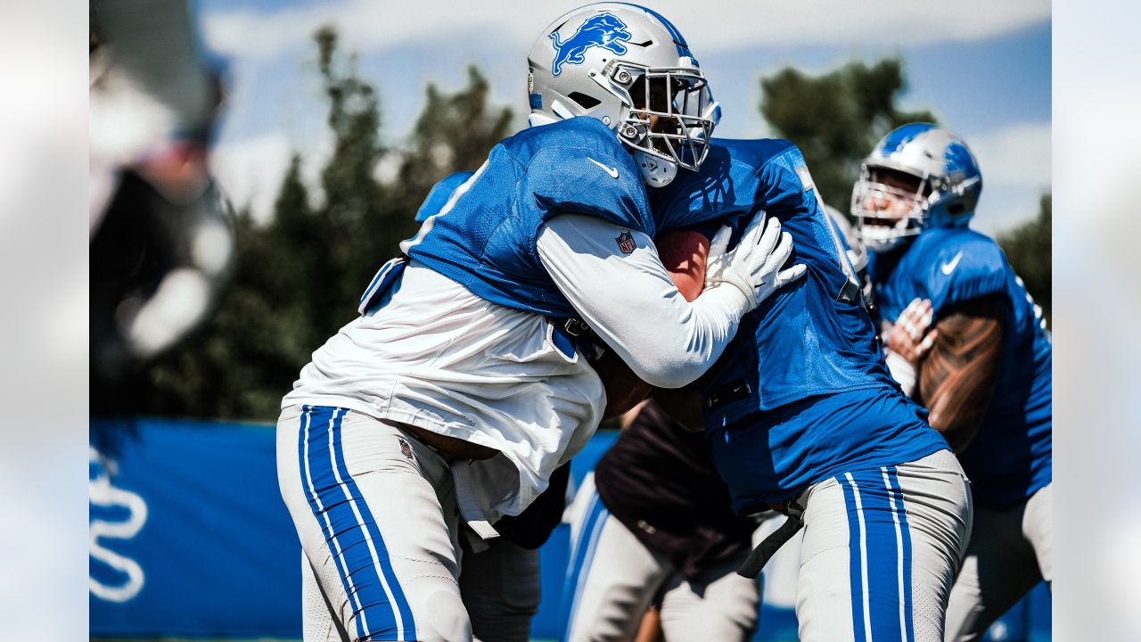 Detroit Lions on X: .@aidanhutch97 became the #Lions' fourth rookie  defensive lineman to record an interception  / X