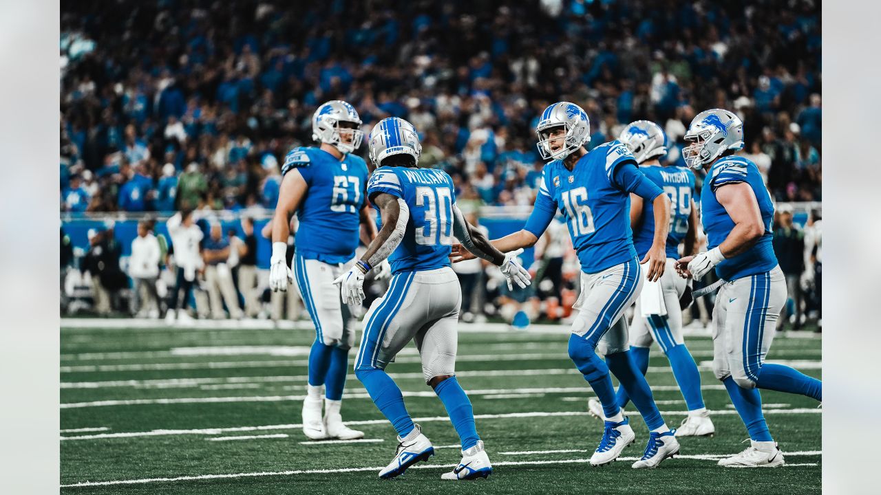 DETROIT, MI - OCTOBER 02: Detroit Lions quarterback Jared Goff (16