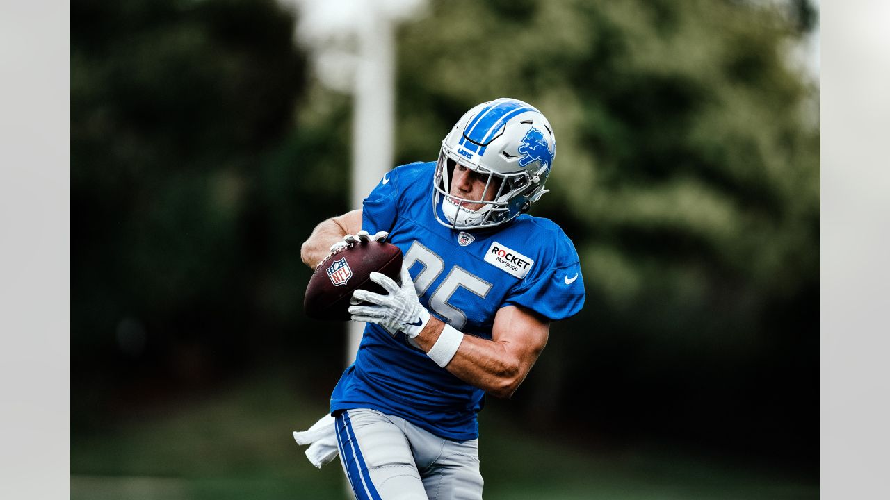 Detroit Lions wide receiver Tom Kennedy (85) makes a catch for a