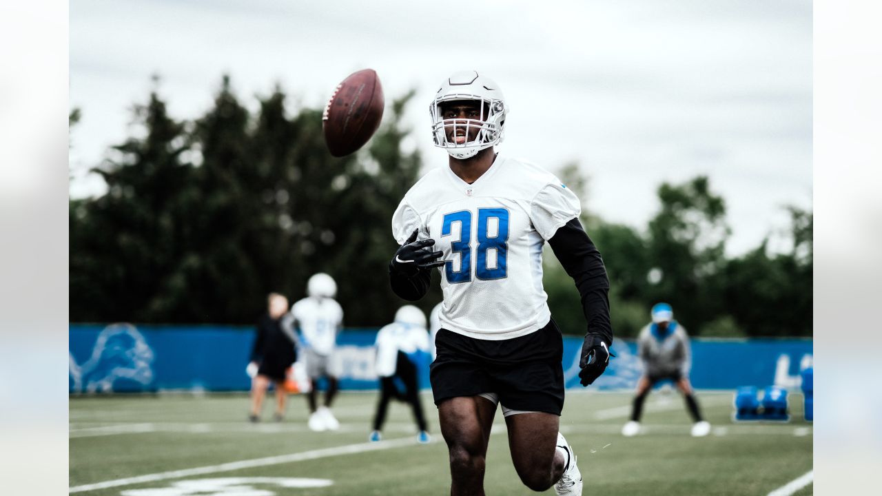 Jamaal Williams, Aidan Hutchinson, and Frank Ragnow meet with the media at Lions  Training Camp 