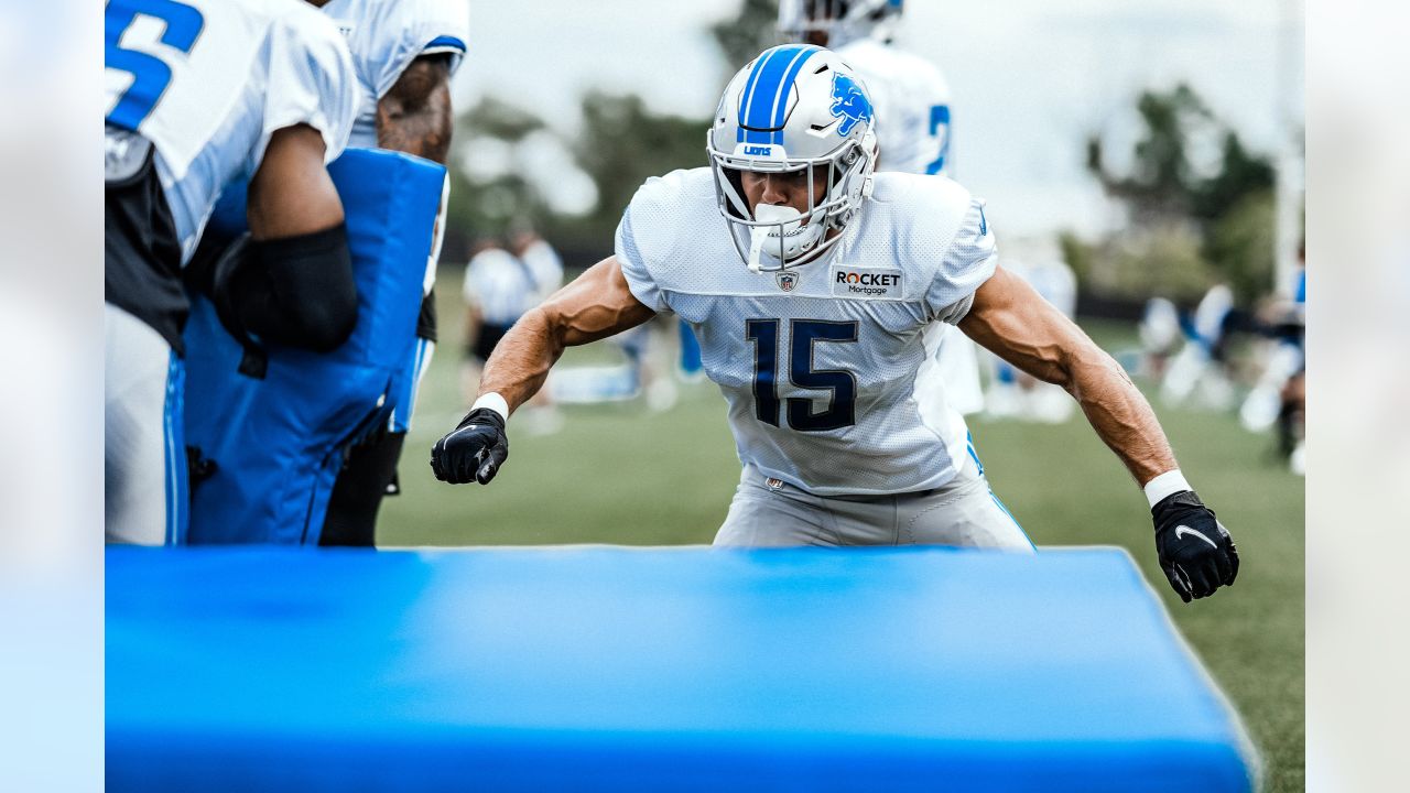 Detroit Lions shaking up LB rotation, more Derrick Barnes in store