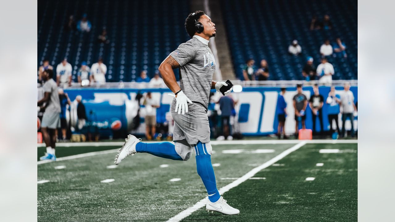 Philadelphia Eagles running back Boston Scott (49) warms up before