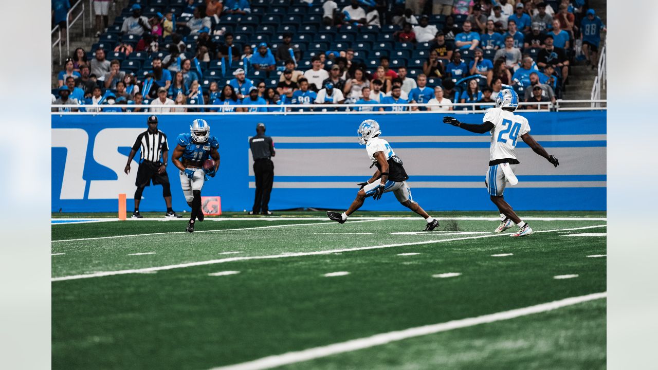 Detroit Lions running back Jahmyr Gibbs (26) warms up before the first half  of a preseason NFL football game between the Detroit Lions and the  Jacksonville Jaguars, Saturday, Aug. 19, 2023, in