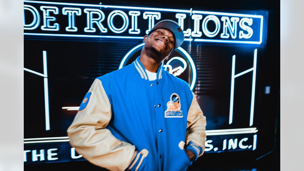 Keegan-Michael Key announces the Detroit Lions 46th pick during the 2022  NFL Draft on Friday, April 29, 2022, in Las Vegas. (AP Photo/Doug Benc  Stock Photo - Alamy