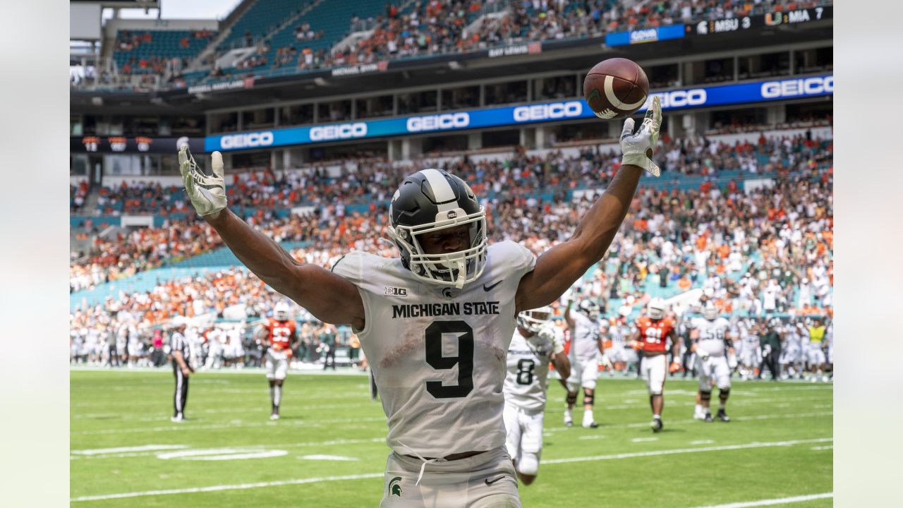 Las Vegas Raiders offensive tackle Thayer Munford Jr. (77) during the first  half of an NFL football game against the Arizona Cardinals, Sunday, Sept.  18, 2022, in Las Vegas. (AP Photo/Rick Scuteri