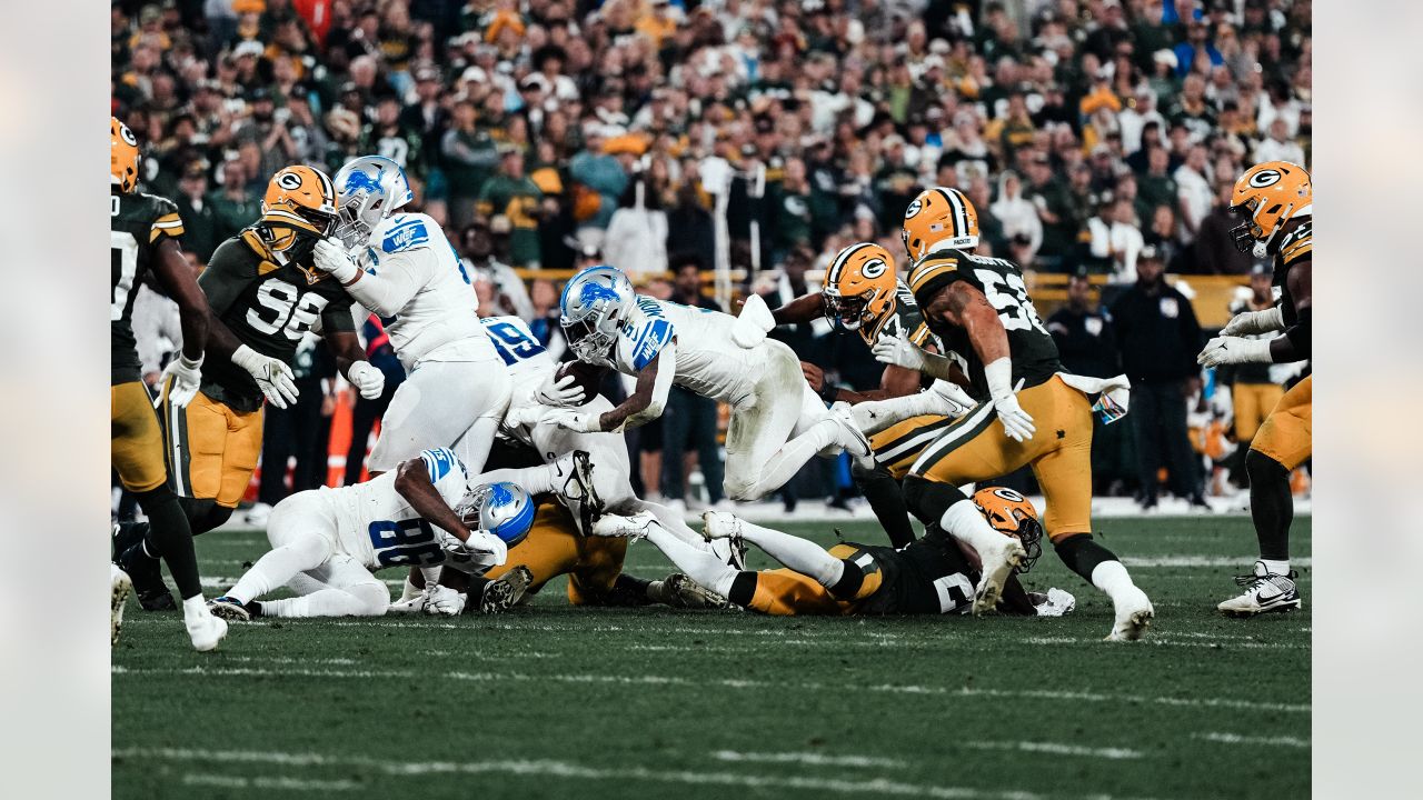 Detroit Lions RB David Montgomery rushes for 3 touchdowns in