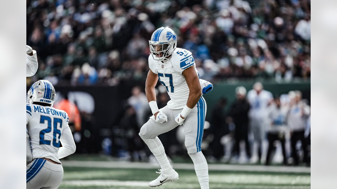 EAST RUTHERFORD, NJ - DECEMBER 18: Detroit Lions quarterback Jared Goff  (16) during the National Football League game between the New York Jets and  the Detroit Lions on December 18, 2022 at