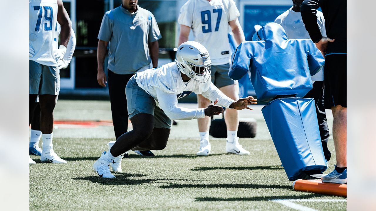 2022 Detroit Lions Rookie Minicamp Aidan Hutchinson Josh Paschal Bonding  Early - Sports Illustrated Detroit Lions News, Analysis and More