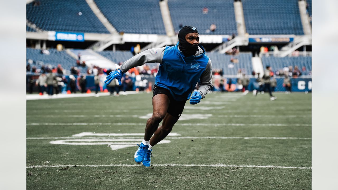 November 13, 2022: Chicago Bears #33 Jaylon Johnson tackles Lions #11 Kalif  Raymond during a game against the Detroit Lions in Chicago, IL. Mike  Wulf/CSM/Sipa USA(Credit Image: © Mike Wulf/Cal Sport Media/Sipa