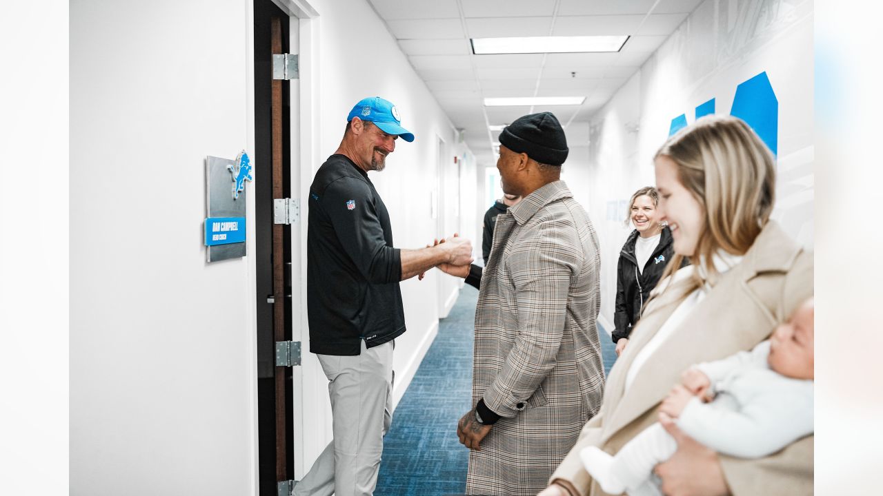 Keegan-Michael Key announces the Detroit Lions 46th pick during the 2022  NFL Draft on Friday, April 29, 2022, in Las Vegas. (AP Photo/Doug Benc  Stock Photo - Alamy