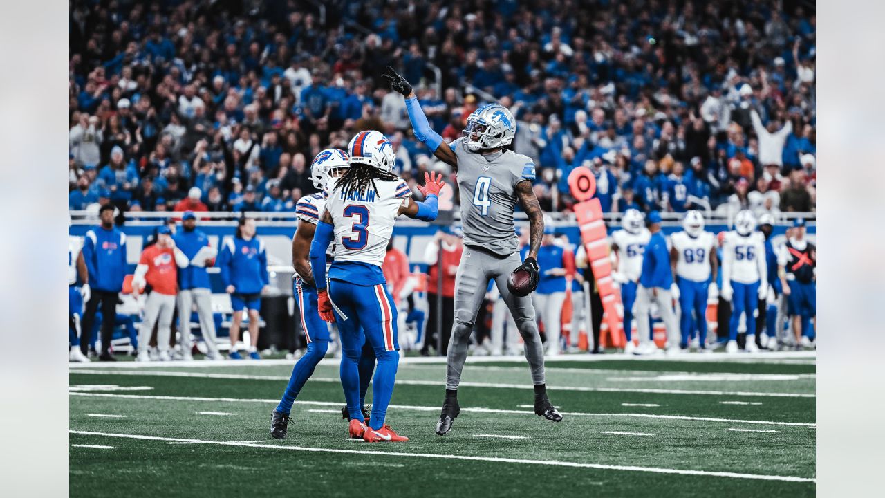 Detroit Lions linebacker Romeo Okwara (95) gets set on defense against the  Jasksonville Jaguars during an NFL pre-season football game, Saturday, Aug.  19, 2023, in Detroit. (AP Photo/Rick Osentoski Stock Photo - Alamy