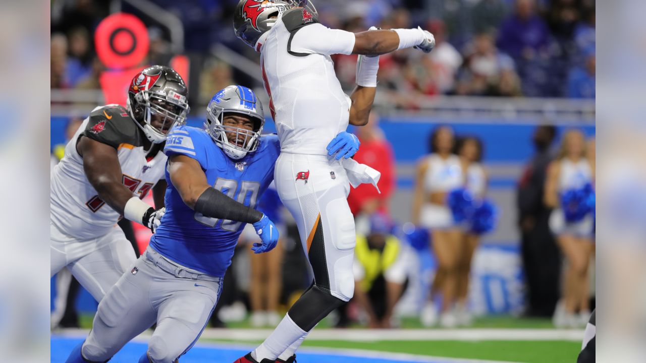 Recap: Lions fend off Buccaneers in turnover-fest, keep playoff