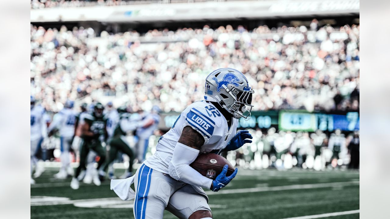 East Rutherford, New Jersey, USA. 18th Dec, 2022. Detroit Lions running  back D'ANDRE SWIFT (32) in action at MetLife Stadium in East Rutherford New Jersey  Detroit defeats New York 20 to 17 (