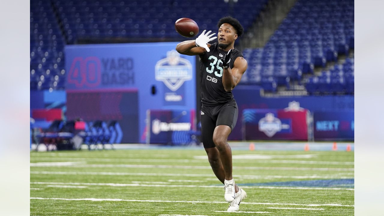 Linebacker Troy Andersen runs an official 4.42-second 40-yard dash at the  2022 combine