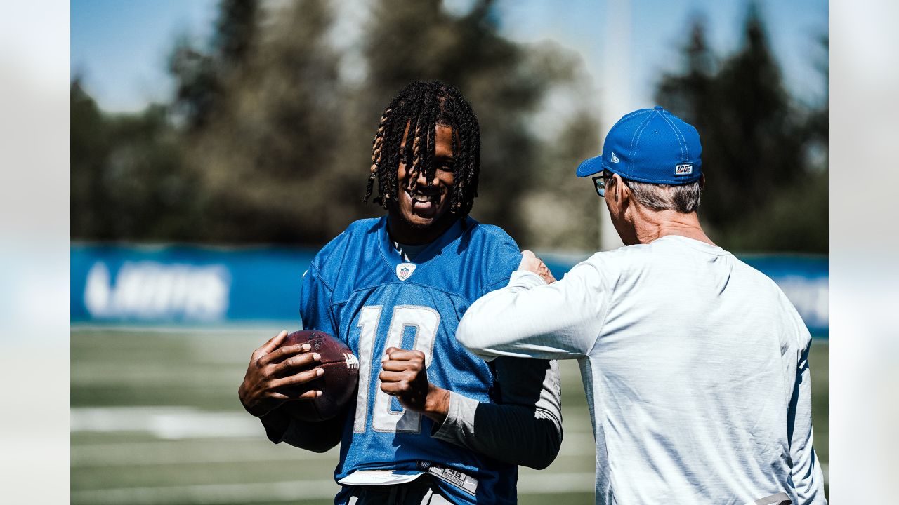 2022 Detroit Lions Rookie Minicamp Aidan Hutchinson Josh Paschal Bonding  Early - Sports Illustrated Detroit Lions News, Analysis and More